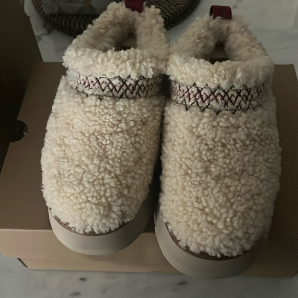 Tazz UGG braid natural size 7